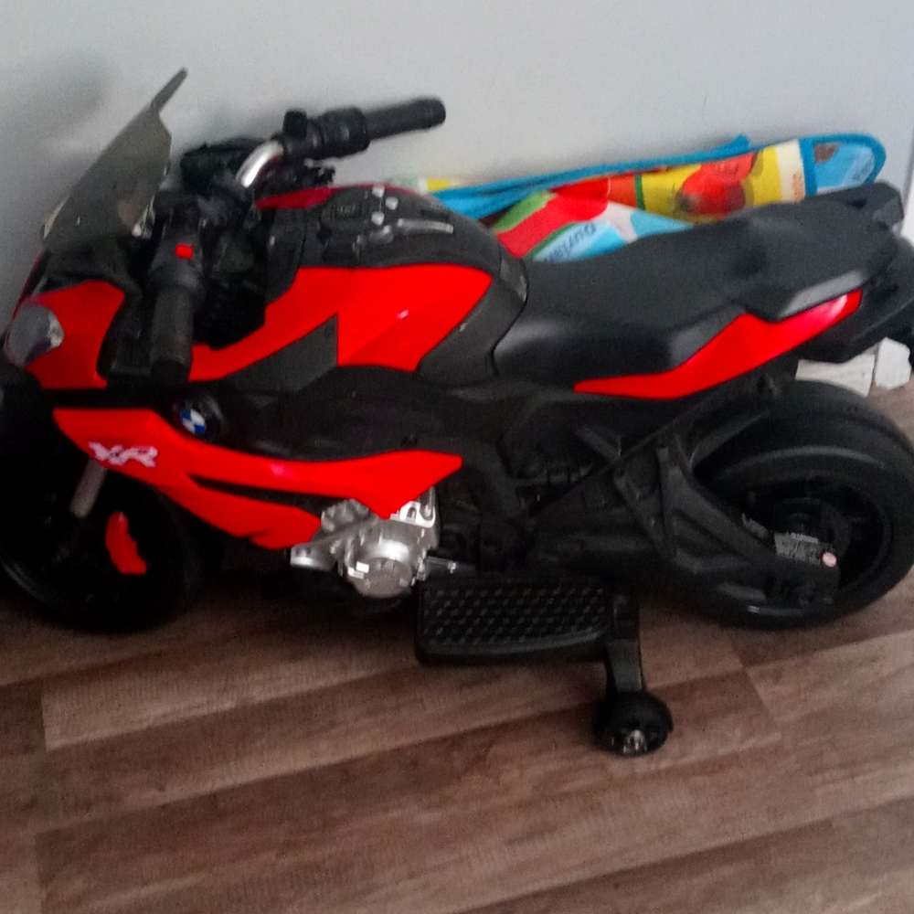 Kids BMW XR electric motorcycle